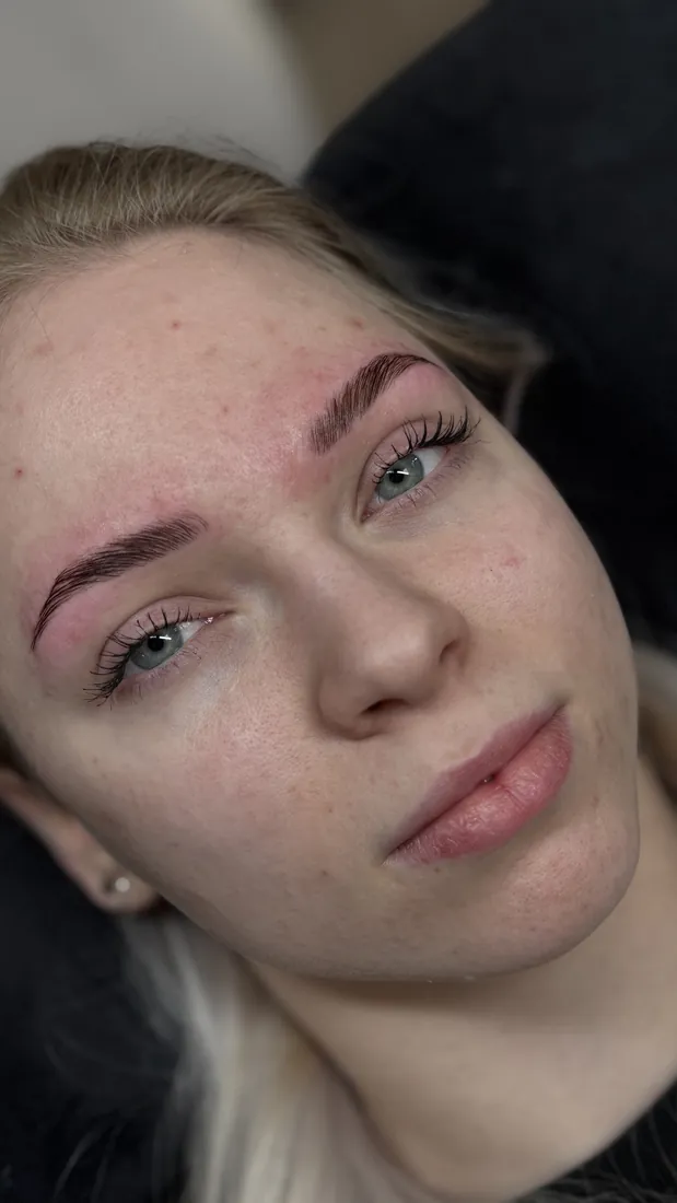 Efekt brwi pudrowych Glowbrow Rawa Mazowiecka