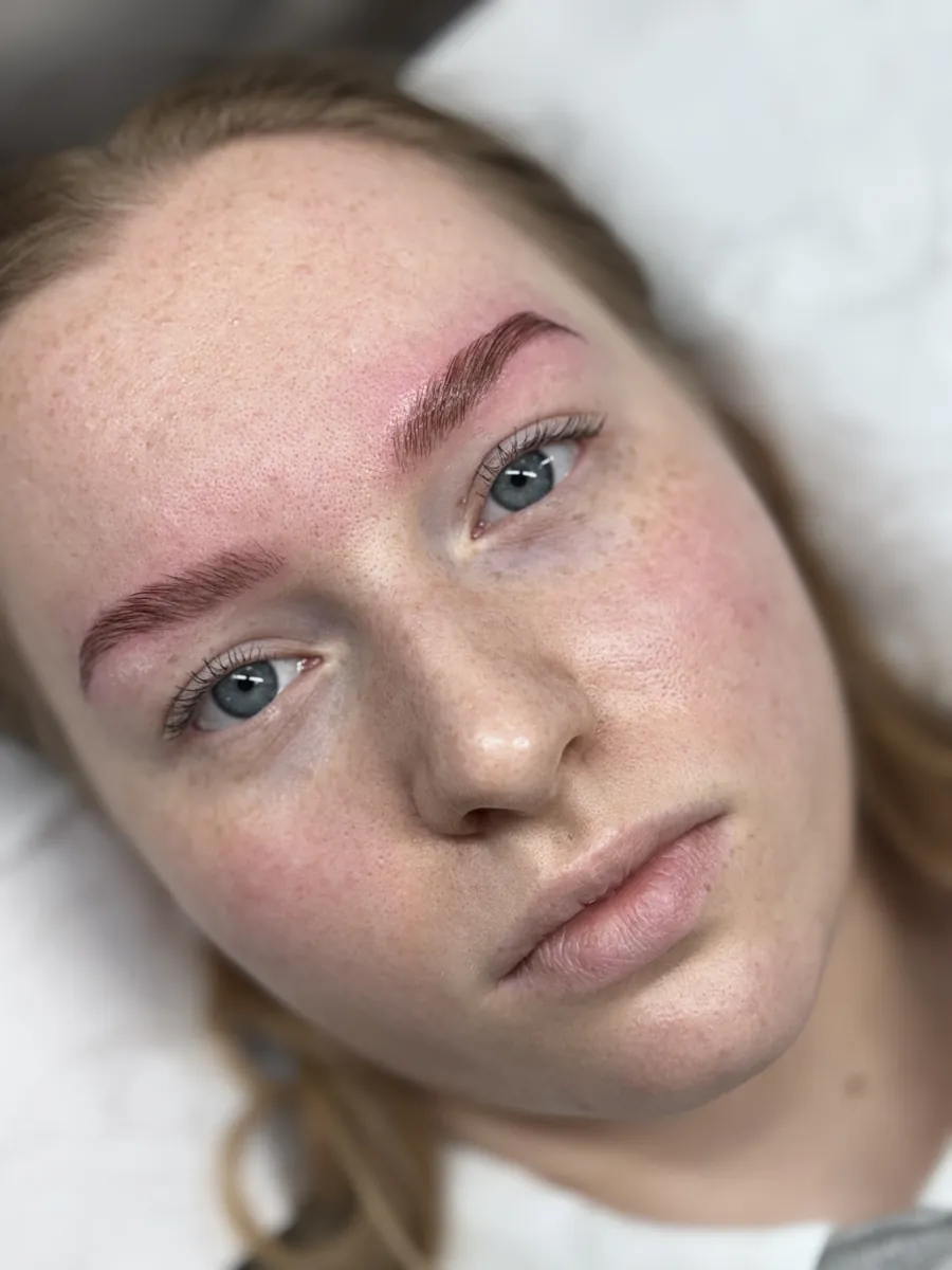 Efekt stylizacji brwi i rzęs klientka Glowbrow Rawa Mazowiecka