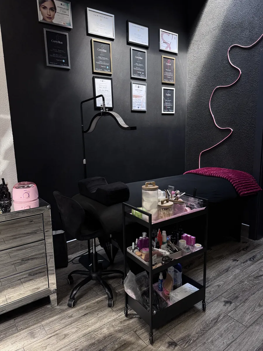 Stanowisko stylizacji Glowbrow Rawa Mazowiecka