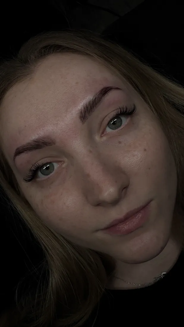 Stylizacja brwi i rzęs klientka Glowbrow Rawa Mazowiecka